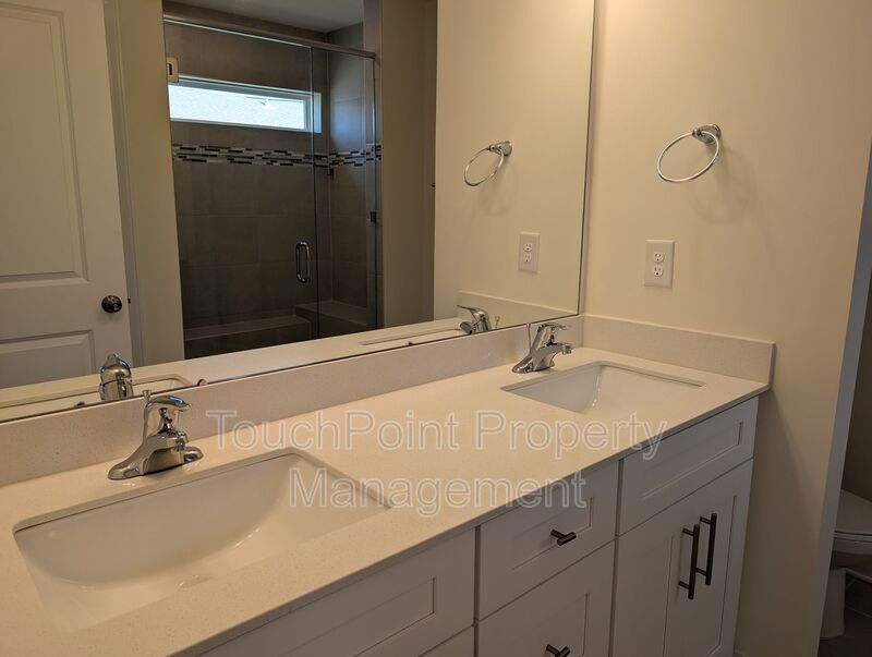 Beautiful 3 Bedroom, 2.5 Bathroom Townhome in Harrisburg Village. Don’t Miss Out! property image