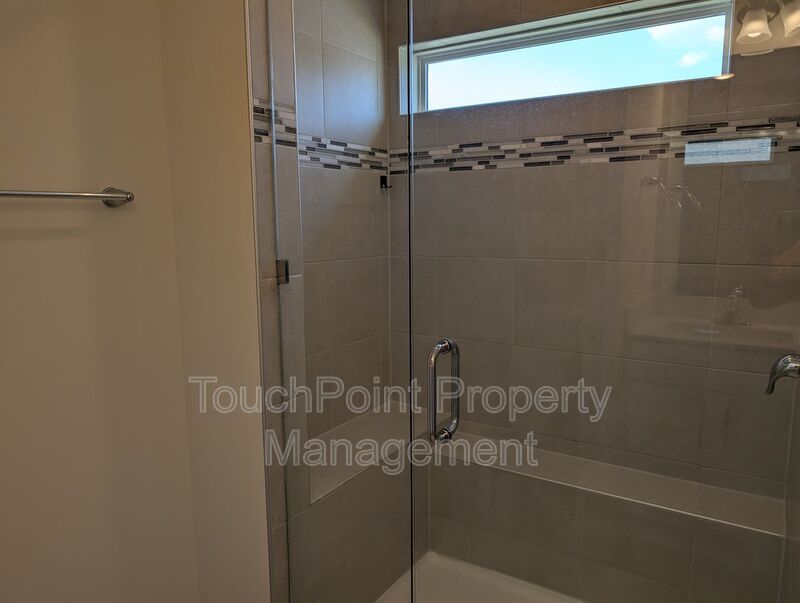 Beautiful 3 Bedroom, 2.5 Bathroom Townhome in Harrisburg Village. Don’t Miss Out! property image