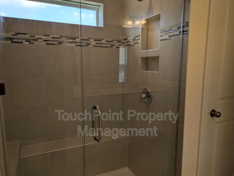 Beautiful 3 Bedroom, 2.5 Bathroom Townhome in Harrisburg Village. Don’t Miss Out! property image