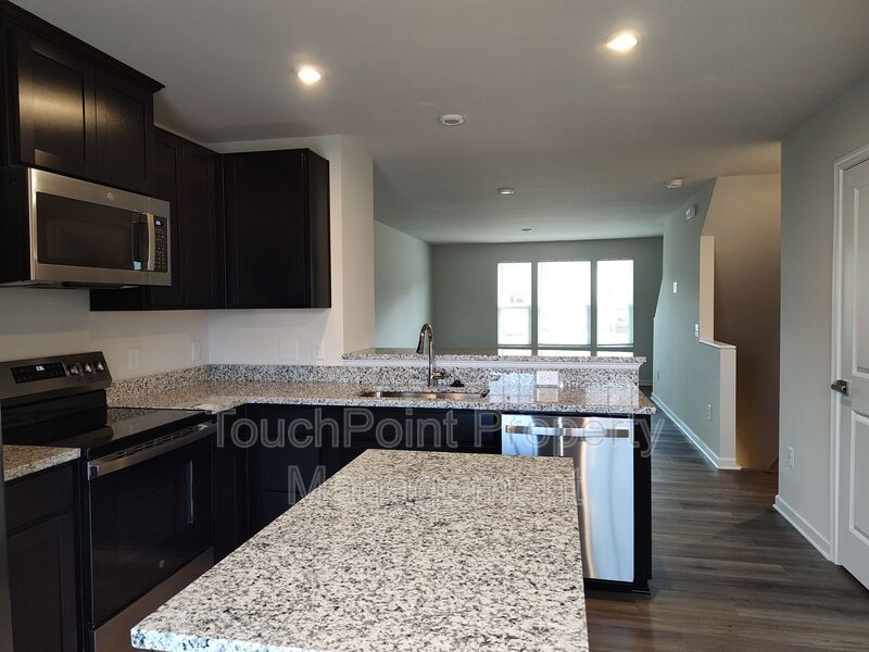 New Build Townhome located in Robin Creek Community! property image