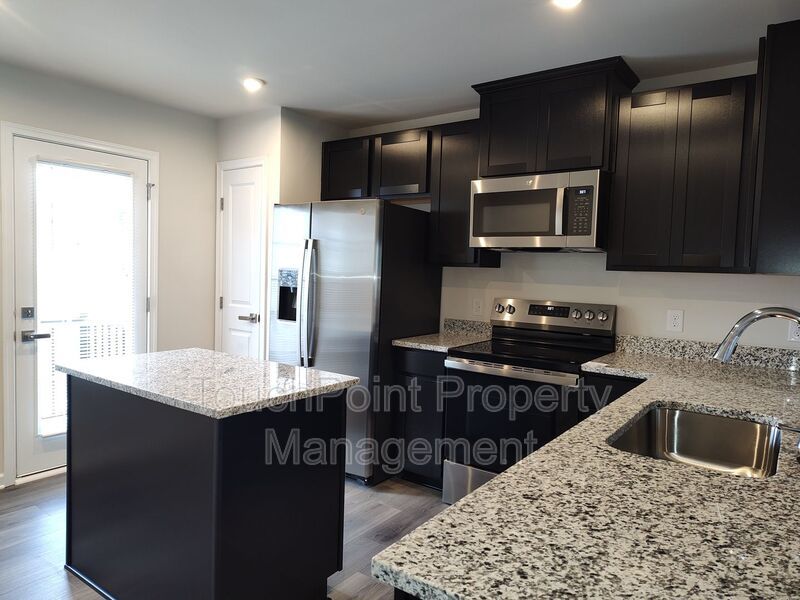 New Build Townhome located in Robin Creek Community! property image