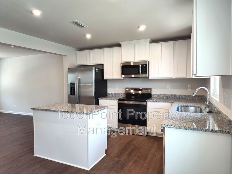 Pristine townhome located in the Cherry Grove Community in Kannapolis NC! property image