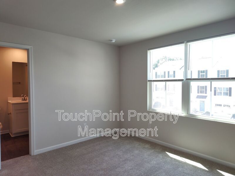 Pristine townhome located in the Cherry Grove Community in Kannapolis NC! property image