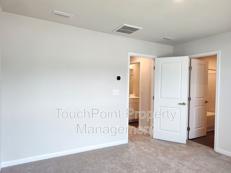 Pristine townhome located in the Cherry Grove Community in Kannapolis NC! property image