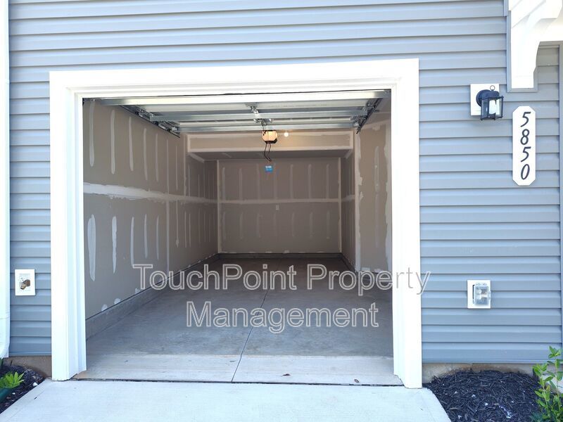 Pristine townhome located in the Cherry Grove Community in Kannapolis NC! property image