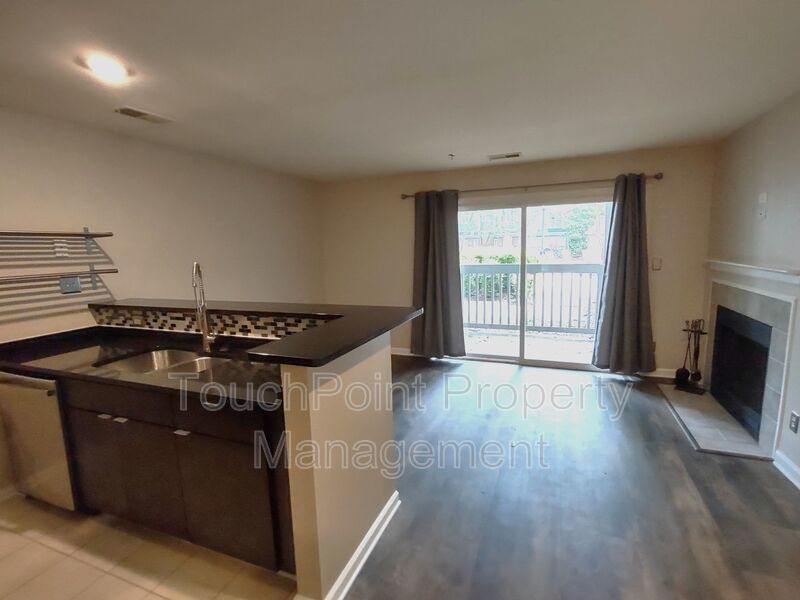 Luxury Condo in Uptown! property image