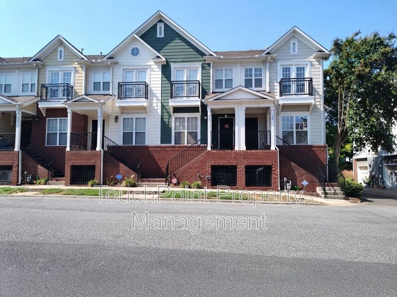 Corner Unit Townhome located in the Village Park Community! property image