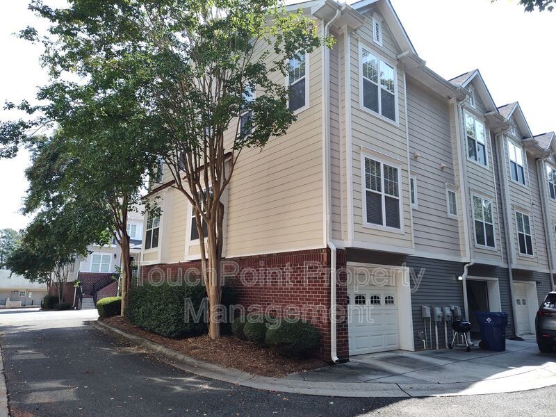 Corner Unit Townhome located in the Village Park Community! property image
