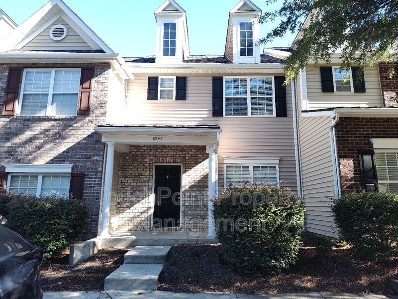 Beautiful 2 Beds, 2.5 bath Townhome located in The Villages at Bent Creek! property image
