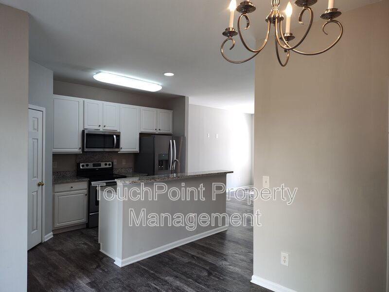 Beautiful 2 Beds, 2.5 bath Townhome located in The Villages at Bent Creek! property image