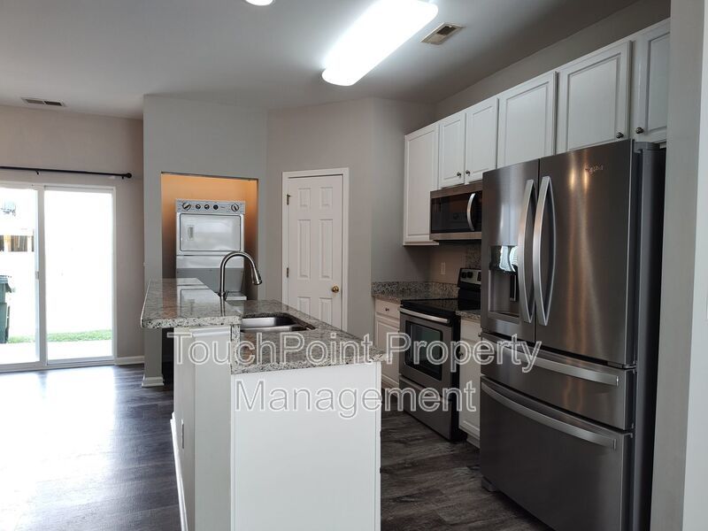 Beautiful 2 Beds, 2.5 bath Townhome located in The Villages at Bent Creek! property image