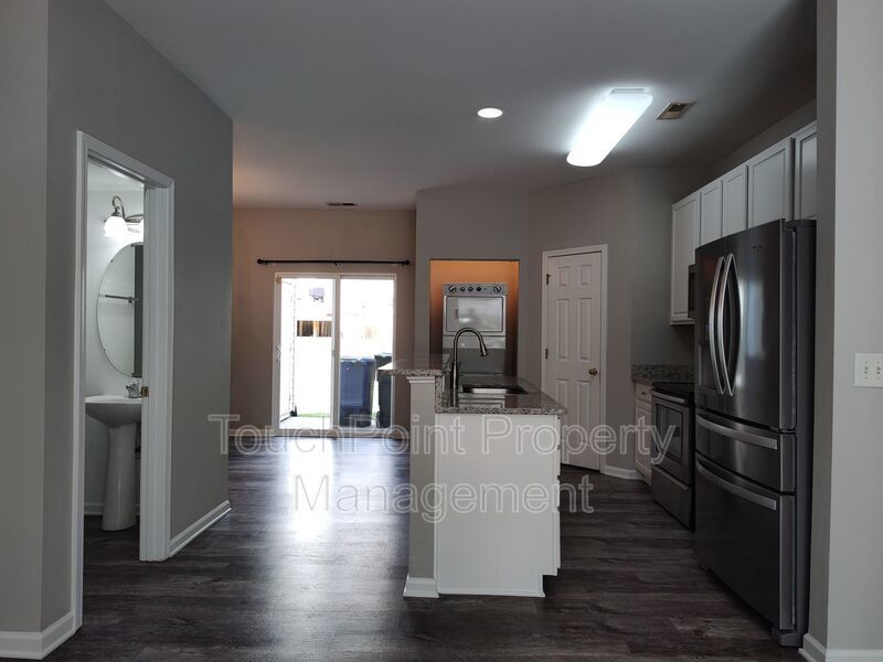 Beautiful 2 Beds, 2.5 bath Townhome located in The Villages at Bent Creek! property image