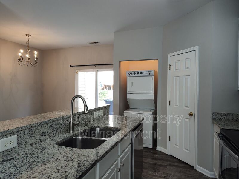 Beautiful 2 Beds, 2.5 bath Townhome located in The Villages at Bent Creek! property image