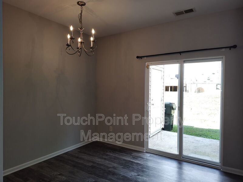 Beautiful 2 Beds, 2.5 bath Townhome located in The Villages at Bent Creek! property image