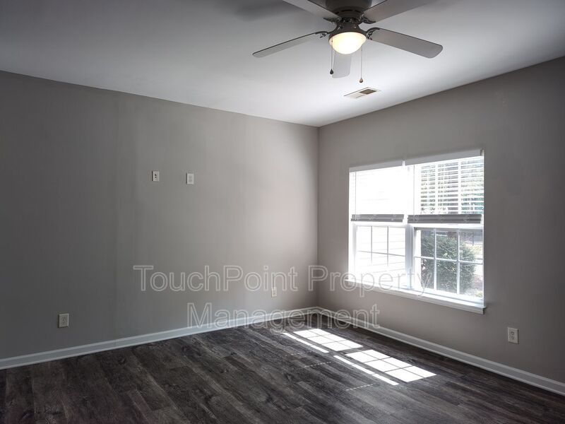 Beautiful 2 Beds, 2.5 bath Townhome located in The Villages at Bent Creek! property image