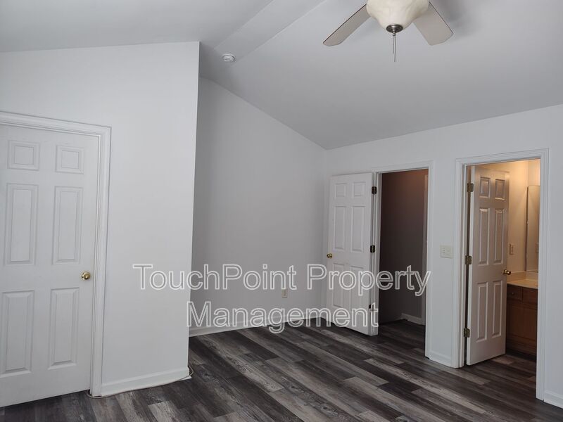 Beautiful 2 Beds, 2.5 bath Townhome located in The Villages at Bent Creek! property image