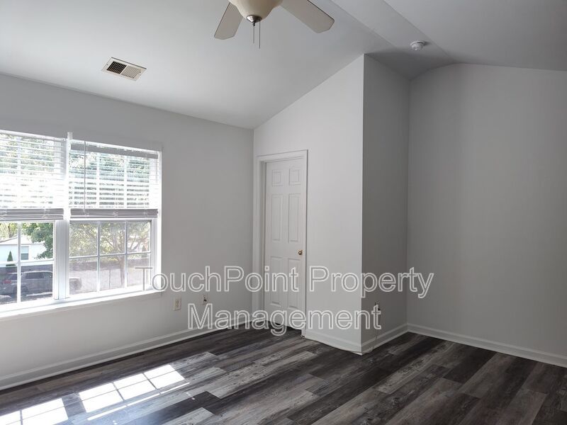 Beautiful 2 Beds, 2.5 bath Townhome located in The Villages at Bent Creek! property image