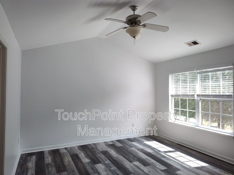 Beautiful 2 Beds, 2.5 bath Townhome located in The Villages at Bent Creek! property image