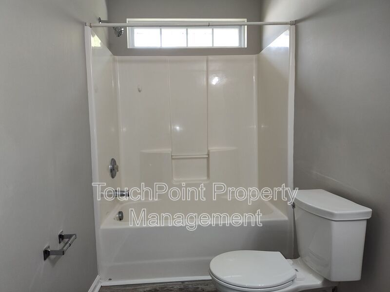 Beautiful 2 Beds, 2.5 bath Townhome located in The Villages at Bent Creek! property image