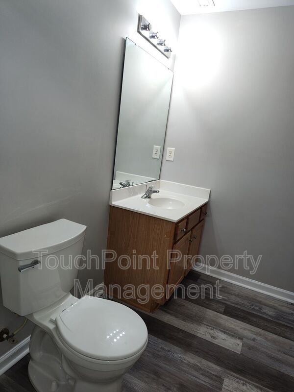 Beautiful 2 Beds, 2.5 bath Townhome located in The Villages at Bent Creek! property image