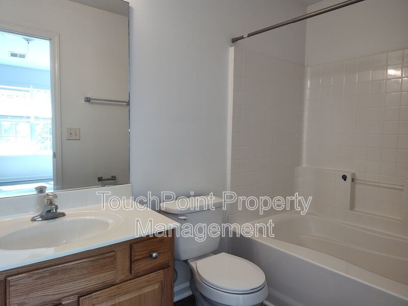 Beautiful 2 Beds, 2.5 bath Townhome located in The Villages at Bent Creek! property image