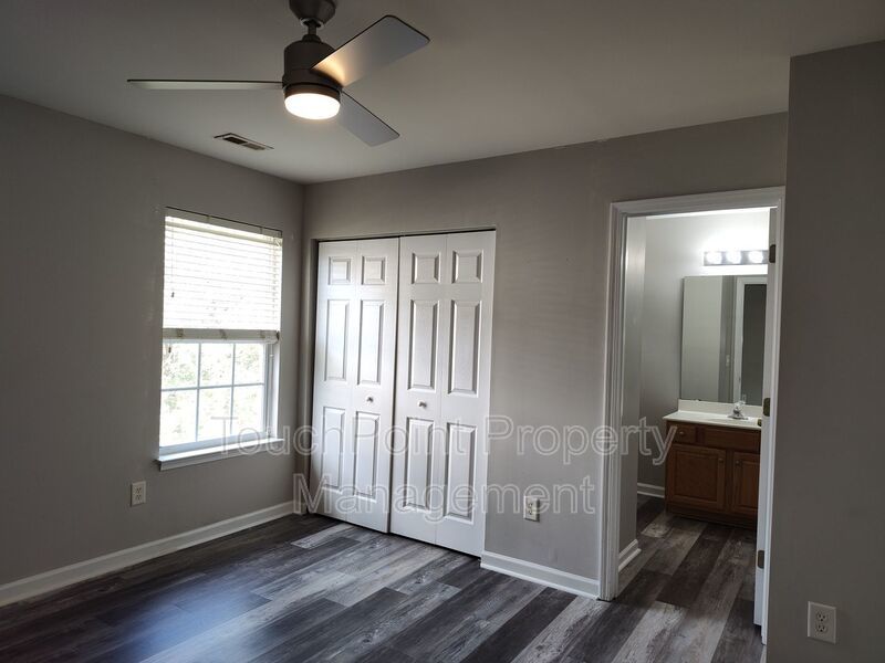Beautiful 2 Beds, 2.5 bath Townhome located in The Villages at Bent Creek! property image