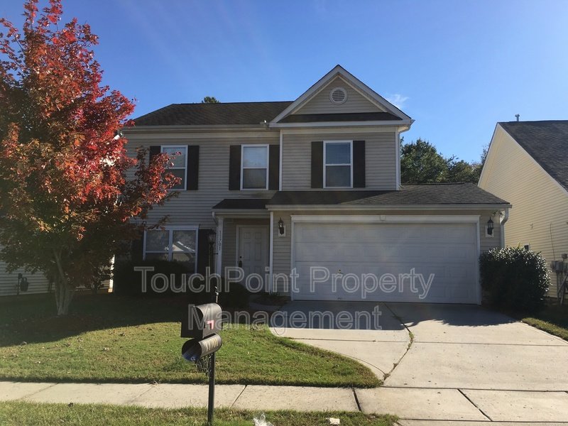 Beautiful 3 bedroom, 2.5 bath home located in the Waterlyn Subdivision! property image