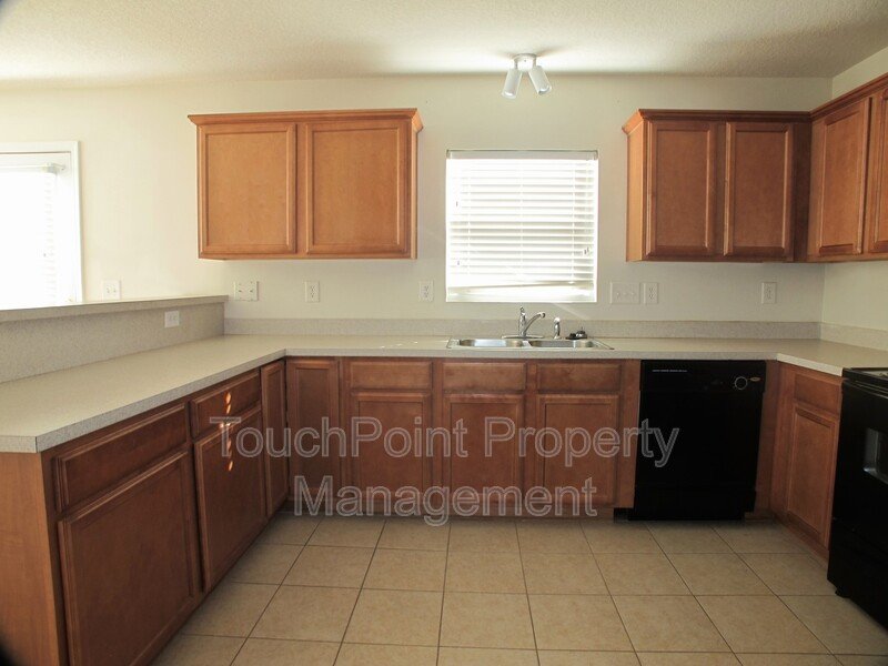 Beautiful 3 bedroom, 2.5 bath home located in the Waterlyn Subdivision! property image