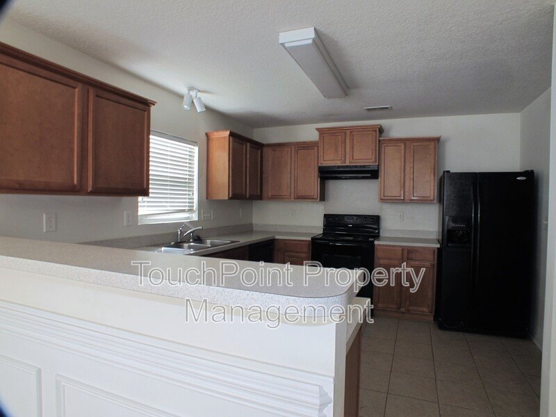 Beautiful 3 bedroom, 2.5 bath home located in the Waterlyn Subdivision! property image