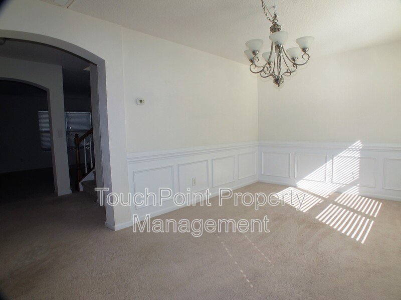 Beautiful 3 bedroom, 2.5 bath home located in the Waterlyn Subdivision! property image