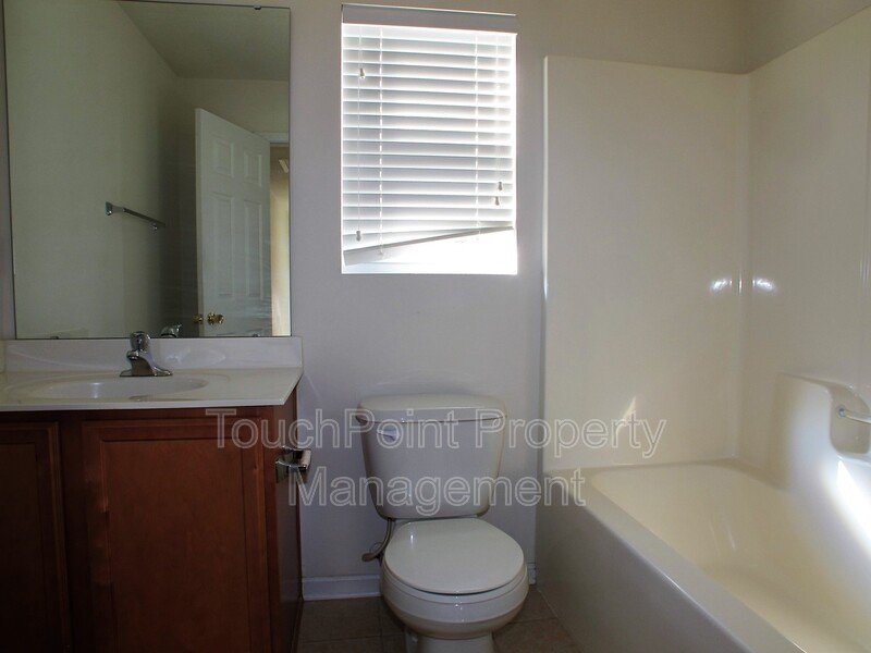 Beautiful 3 bedroom, 2.5 bath home located in the Waterlyn Subdivision! property image