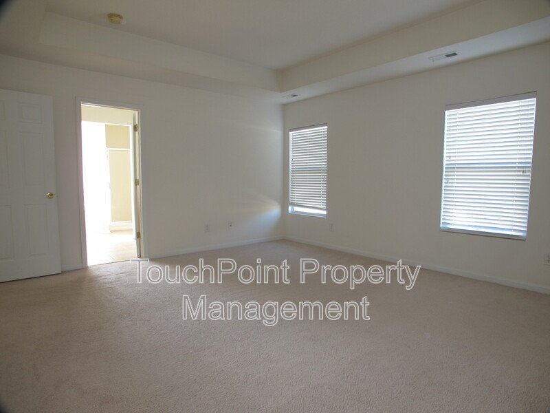 Beautiful 3 bedroom, 2.5 bath home located in the Waterlyn Subdivision! property image