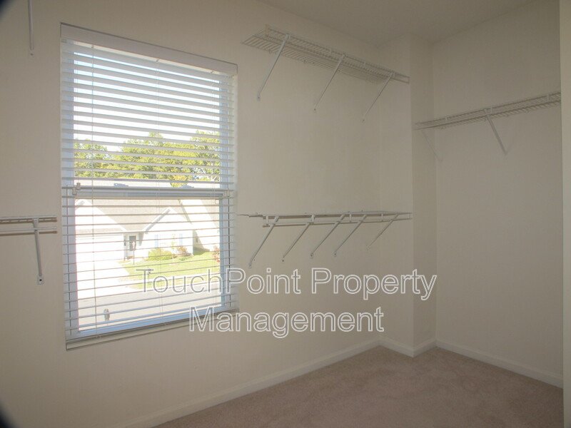 Beautiful 3 bedroom, 2.5 bath home located in the Waterlyn Subdivision! property image