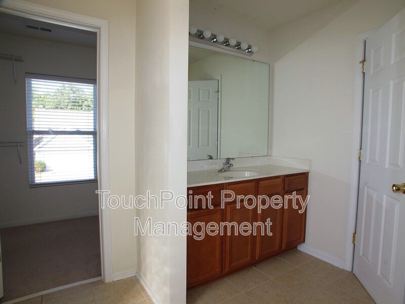 Beautiful 3 bedroom, 2.5 bath home located in the Waterlyn Subdivision! property image