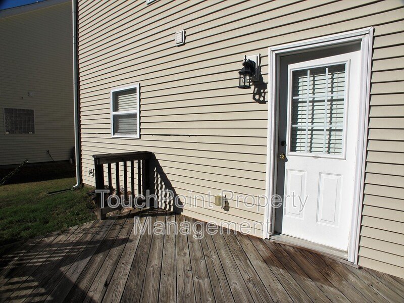 Beautiful 3 bedroom, 2.5 bath home located in the Waterlyn Subdivision! property image