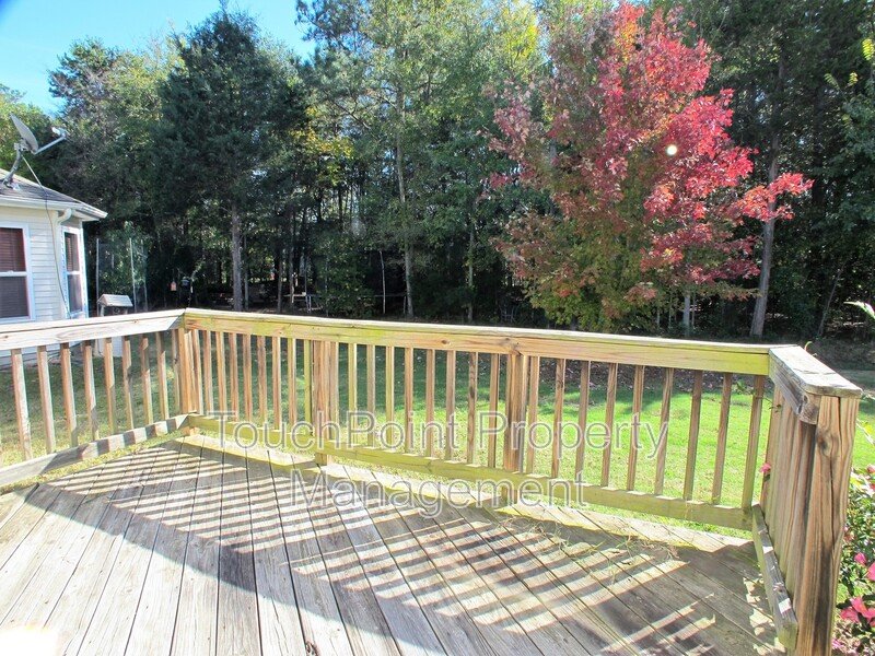 Beautiful 3 bedroom, 2.5 bath home located in the Waterlyn Subdivision! property image