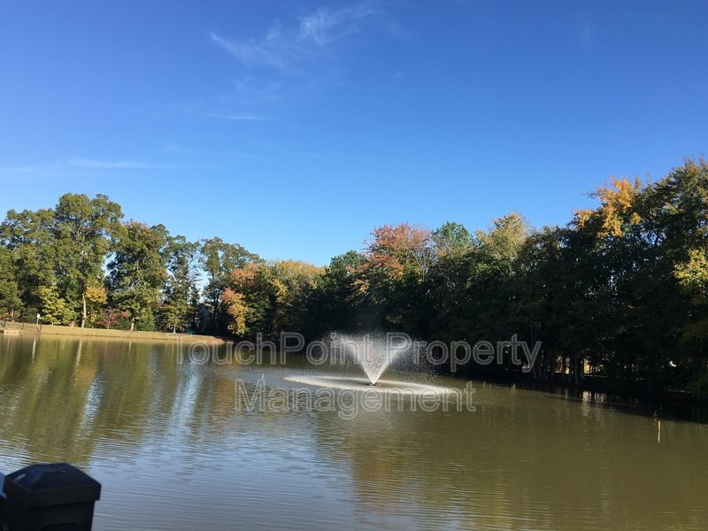 Beautiful 3 bedroom, 2.5 bath home located in the Waterlyn Subdivision! property image