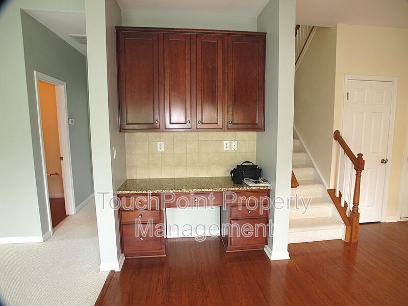 Beautiful home located in the Woodbridge neighborhood! property image