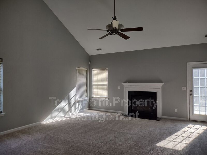 Beautiful home located in the Woodbridge neighborhood! property image