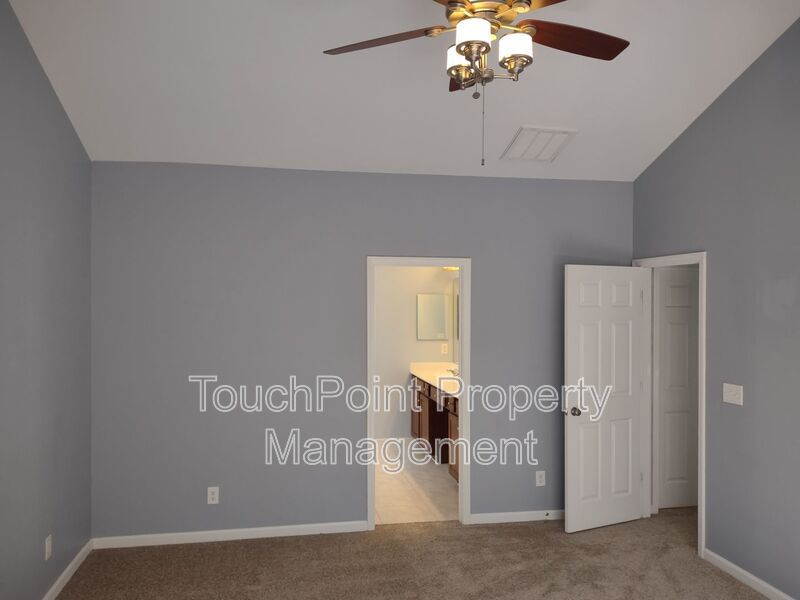 Beautiful home located in the Woodbridge neighborhood! property image