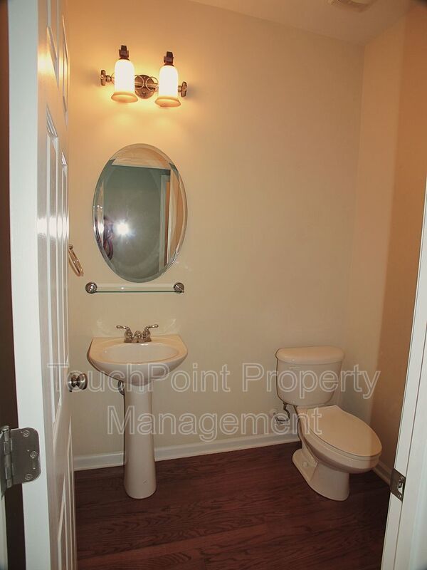 Beautiful home located in the Woodbridge neighborhood! property image