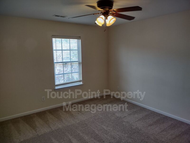 Beautiful home located in the Woodbridge neighborhood! property image