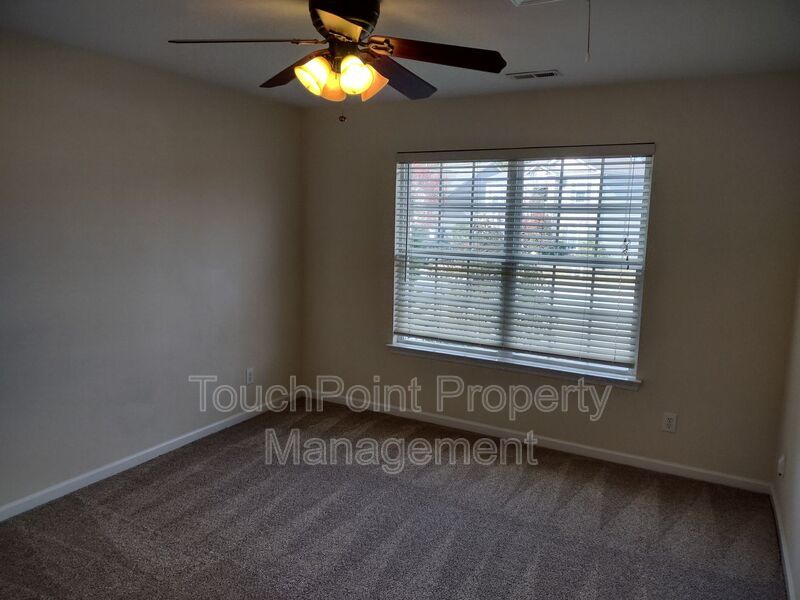 Beautiful home located in the Woodbridge neighborhood! property image