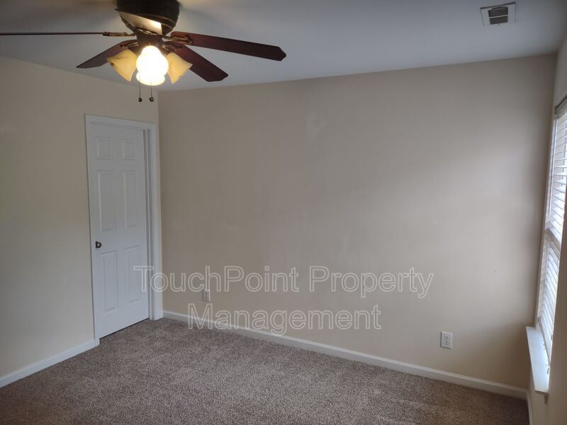 Beautiful home located in the Woodbridge neighborhood! property image