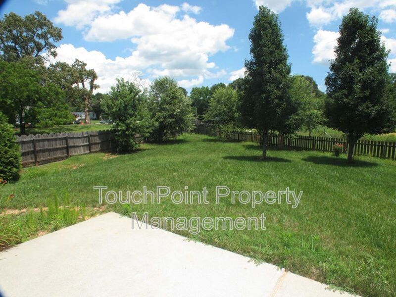 Beautiful home located in the Woodbridge neighborhood! property image