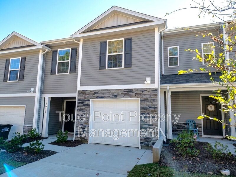 Beautiful 2 Story Townhome Located in the Mallard Creek Towns Community in Charlotte! property image