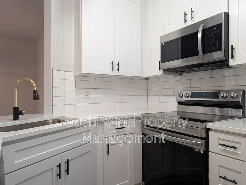 Pristine 2 Bedroom, 2 Bath Condo located in the Walnut Creek Community! property image
