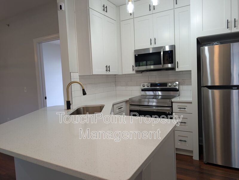 Pristine 2 Bedroom, 2 Bath Condo located in the Walnut Creek Community! property image