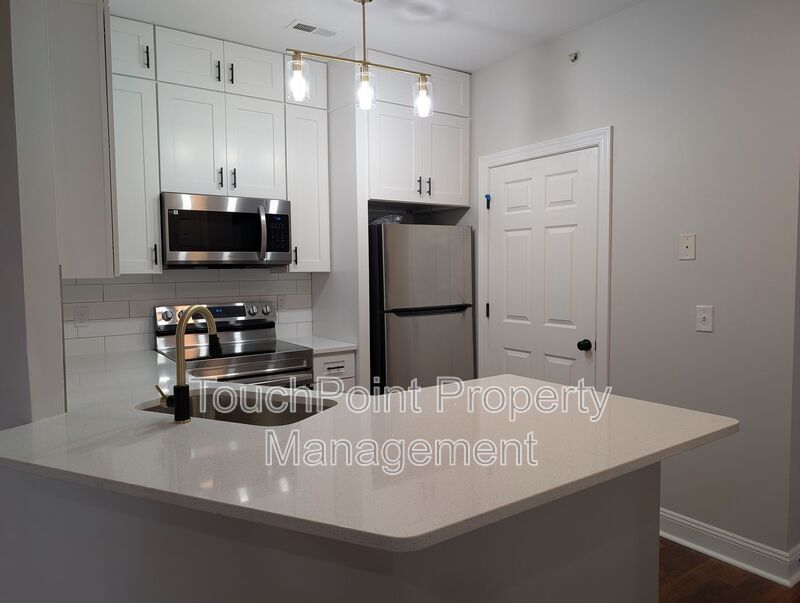 Pristine 2 Bedroom, 2 Bath Condo located in the Walnut Creek Community! property image