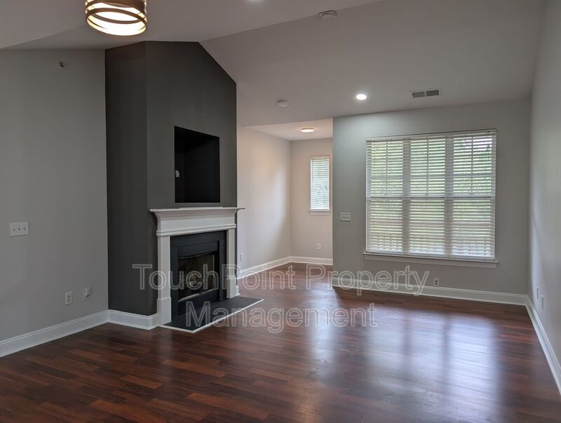 Pristine 2 Bedroom, 2 Bath Condo located in the Walnut Creek Community! property image